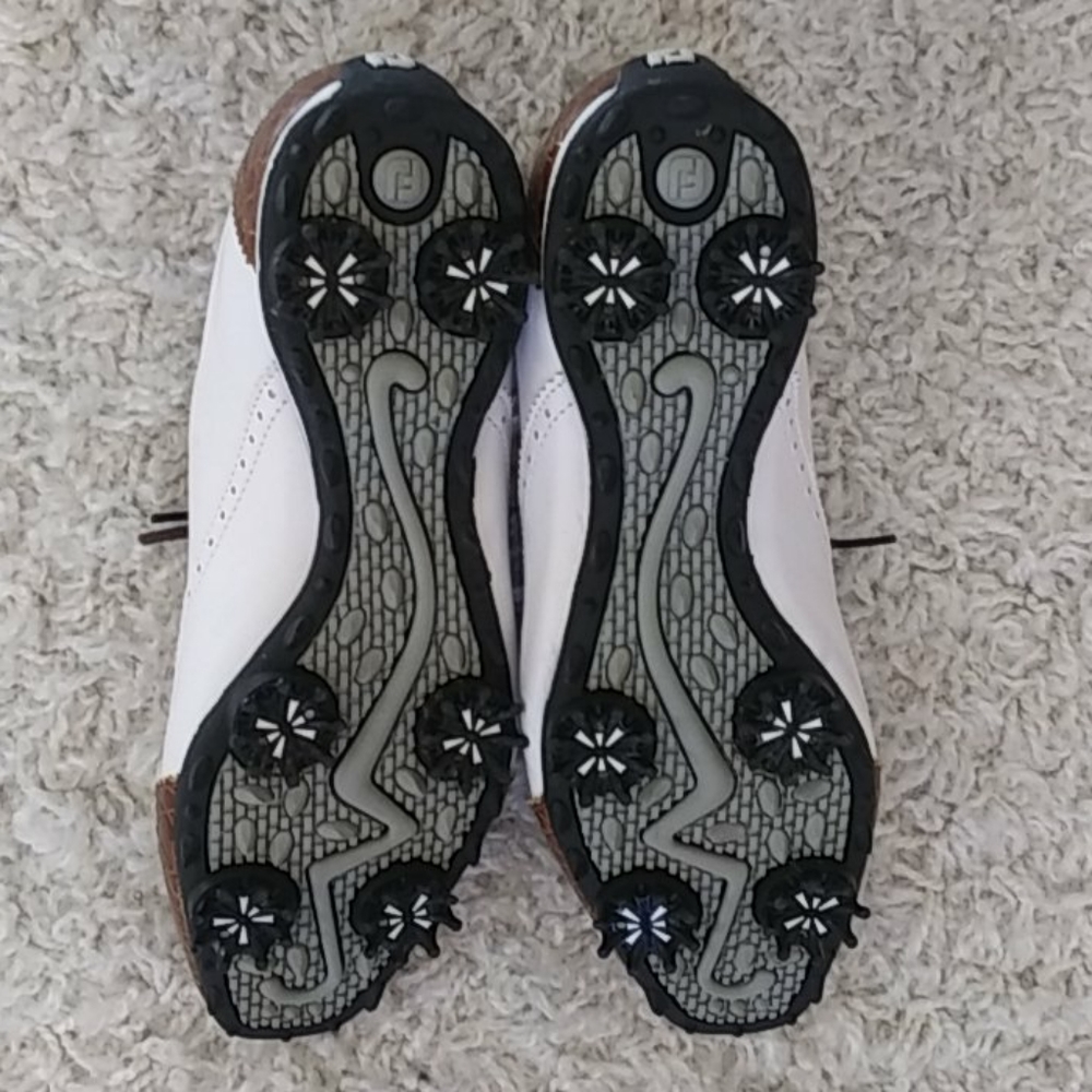 Footjoy Golf Shoes. - Picture 3 of 9